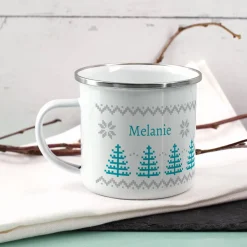 Glühwein und persönliche Tasse mit Norweger-Muster
