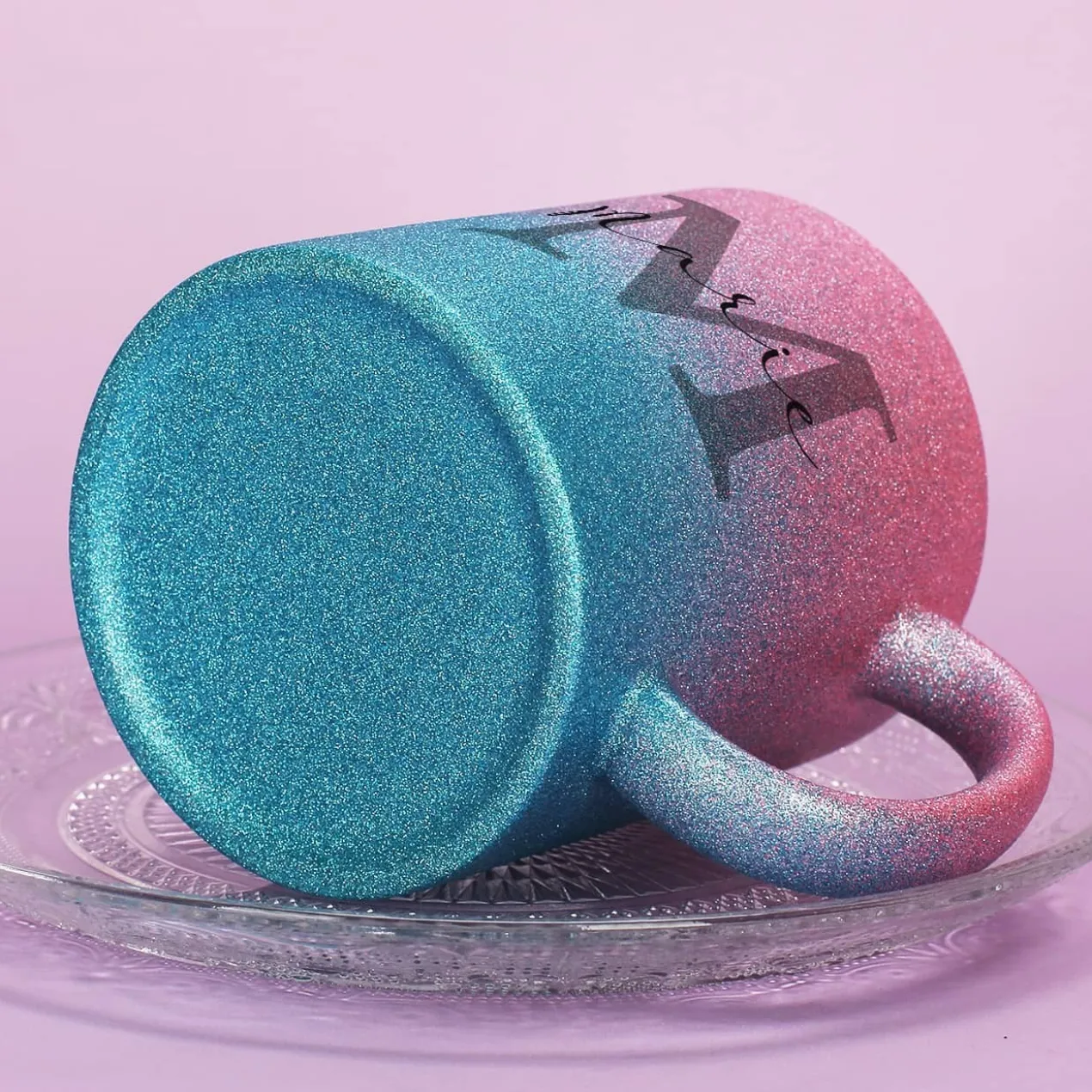 Glitzertasse in 3 Farben mit Name und Initiale
