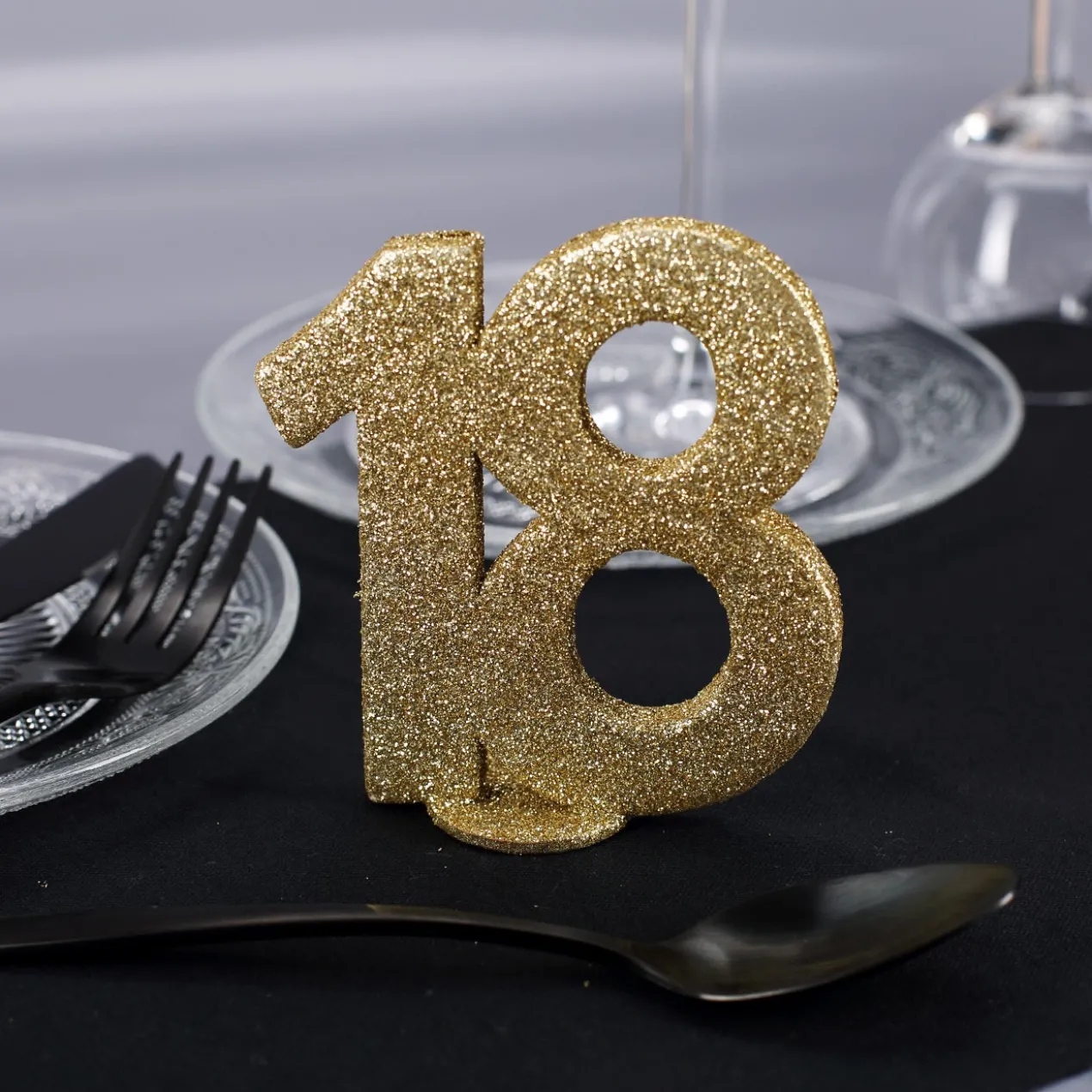Goldene Dekozahl 18 - zum Geburtstag