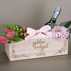Goldene Hochzeit - Pflanzkorb mit Namen und Blüten graviert