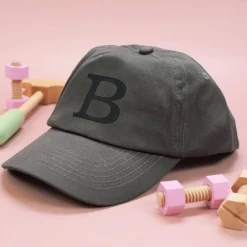 Graues Kinder-Basecap mit Initiale bestickt - 6 Farben zur Auswahl