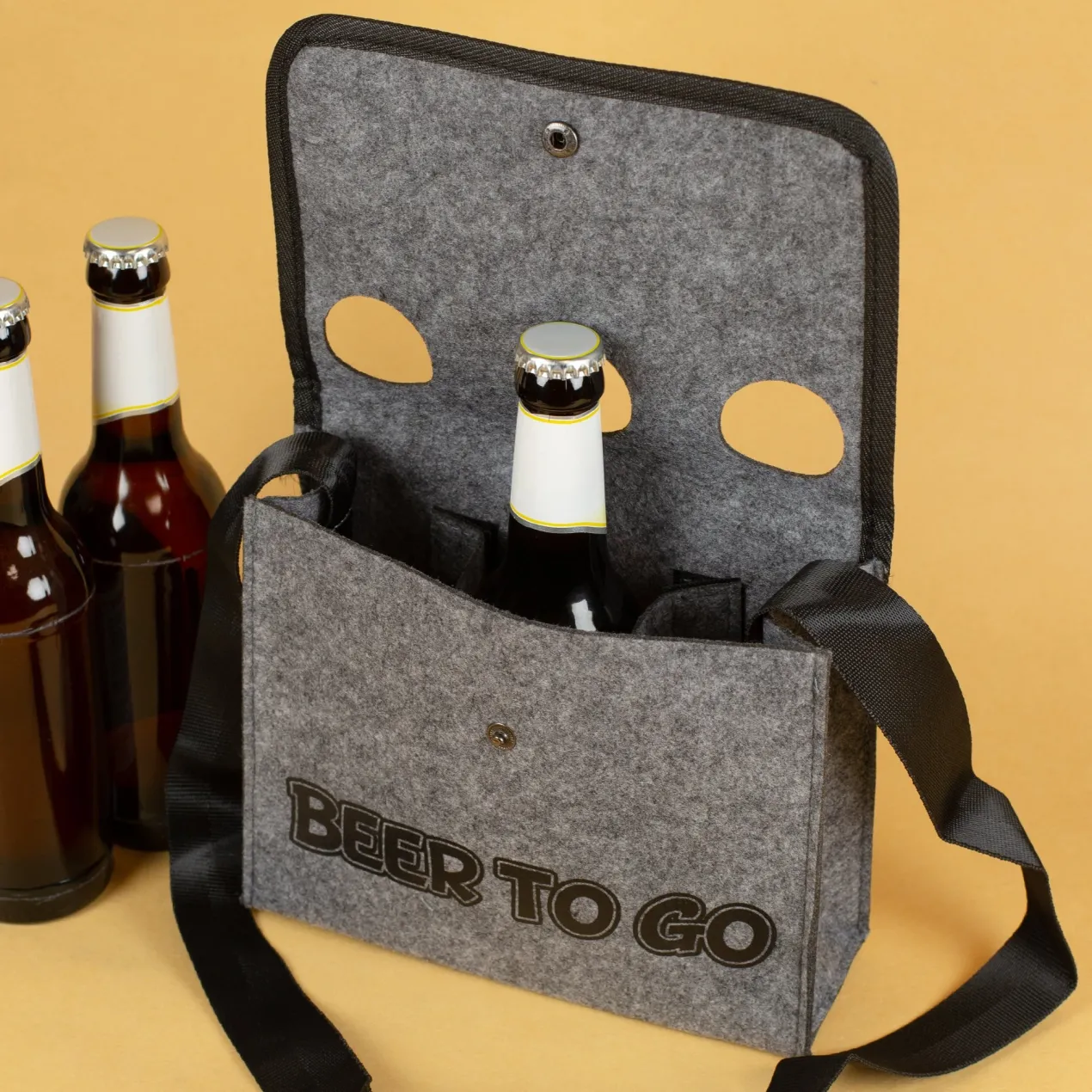 Graue Umhängetasche - Bier to go - für Männer zum Vatertag