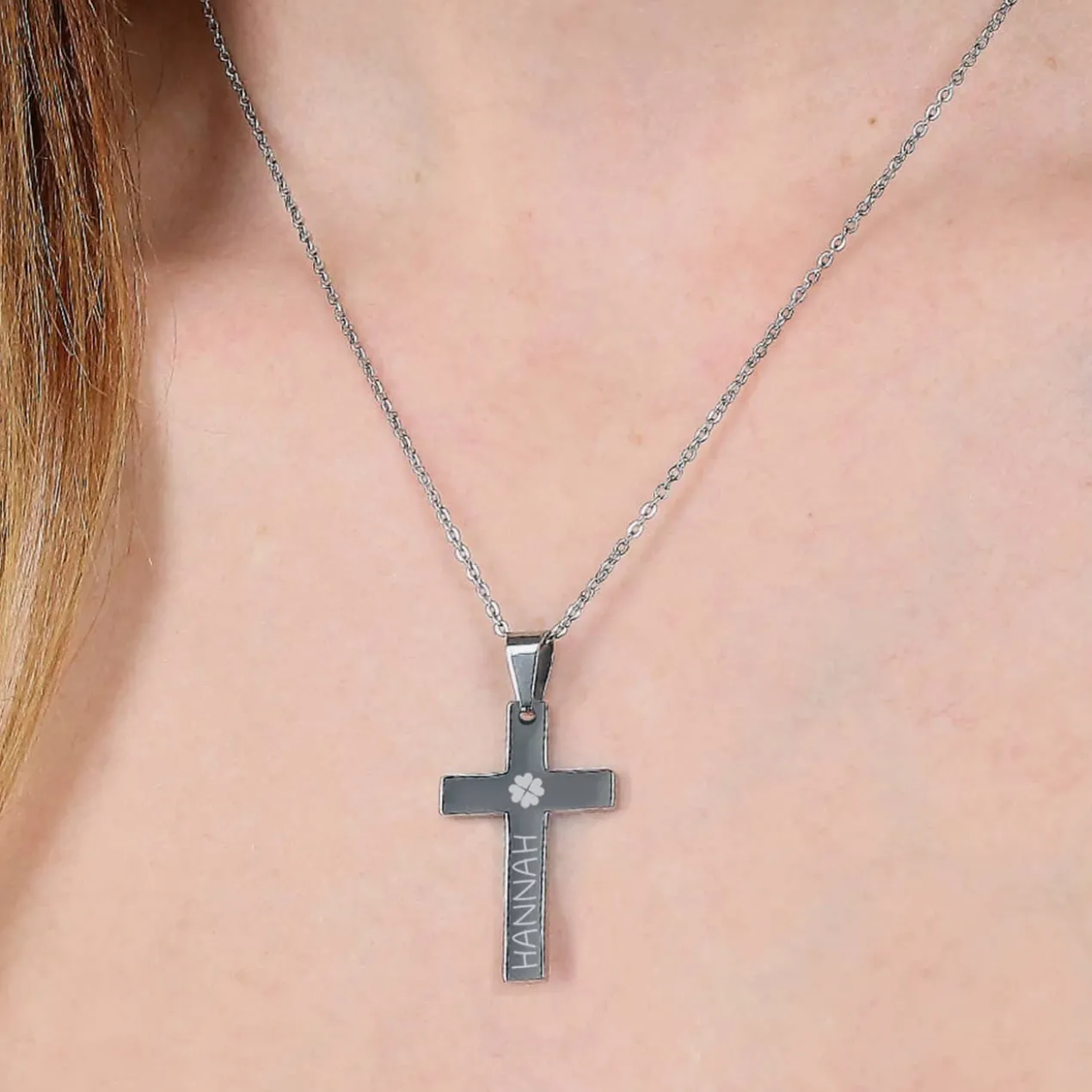 Gravierte Halskette mit Kreuz in Geschenkbox zu Kommunion, Konfirmation, Taufe