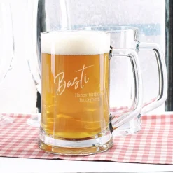 Gravierter Glasbierkrug mit Ihren Wunschtexten im modernen Design