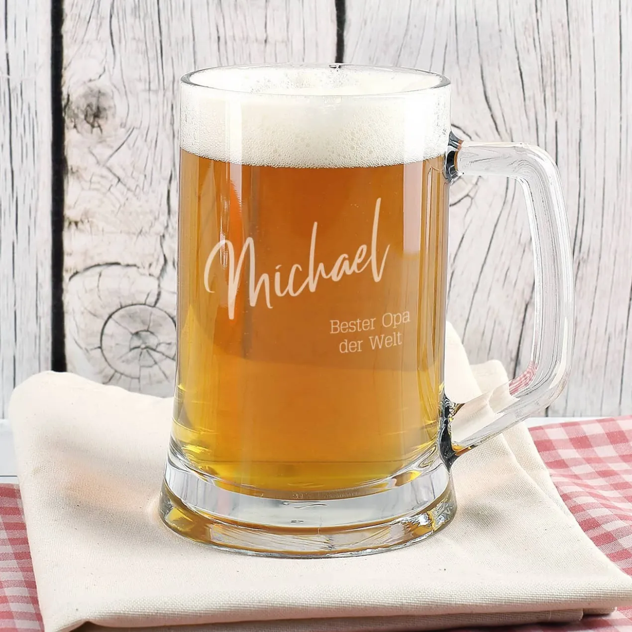 Gravierter Glasbierkrug mit Ihren Wunschtexten im modernen Design