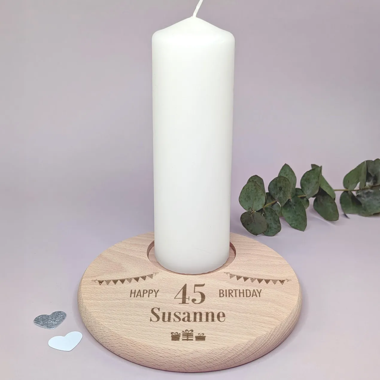 Gravierter Kerzenteller aus Buchenholz zum Geburtstag | Personalisiert mit Alter und Name