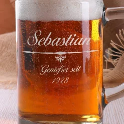 gravierter 1 Liter Maßkrug mit Name und Geburtsjahr