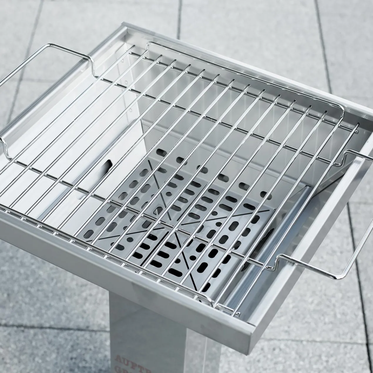Gravierter Thüros Edelstahl Kaminzuggrill für Auftragsgriller