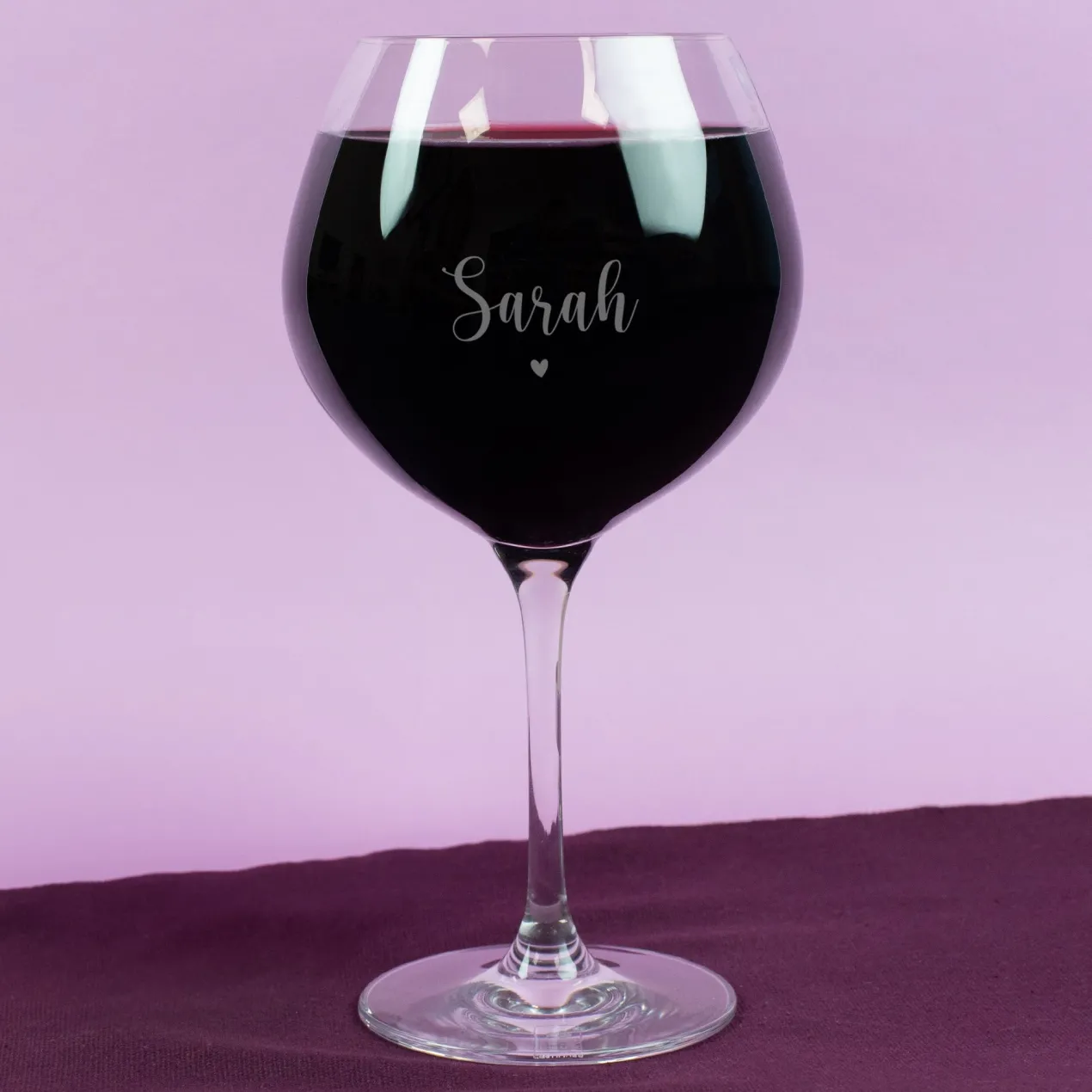 Graviertes Burgunderglas von Leonardo mit Name & Herzmotiv | Personalisiertes Weinglas Geschenk