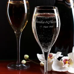 Graviertes Champagnerglas zur Hochzeit