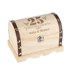 Gravierte Schatztruhe als Geldgeschenk zum Hochzeitstag