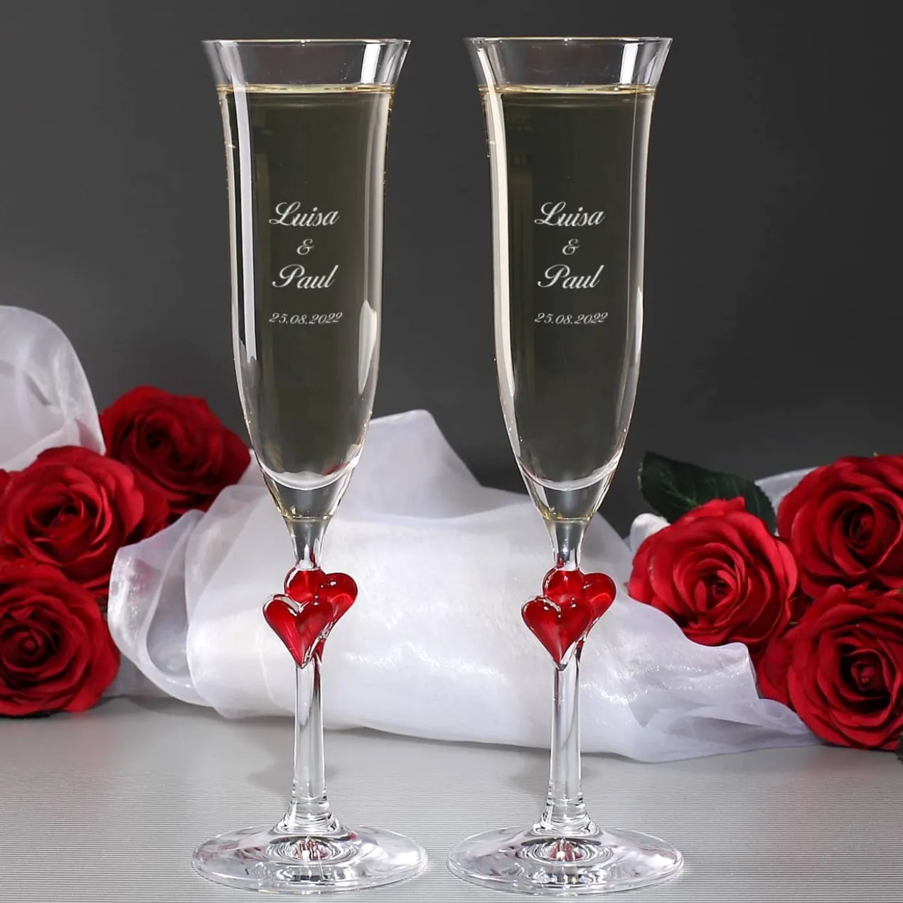 2 gravierte Sektgläser L'Amour mit roten Herzen zur Hochzeit