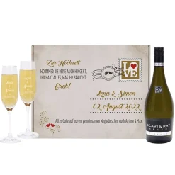 Gravierte Sektgläser mit Secco in romantischer Geschenkverpackung