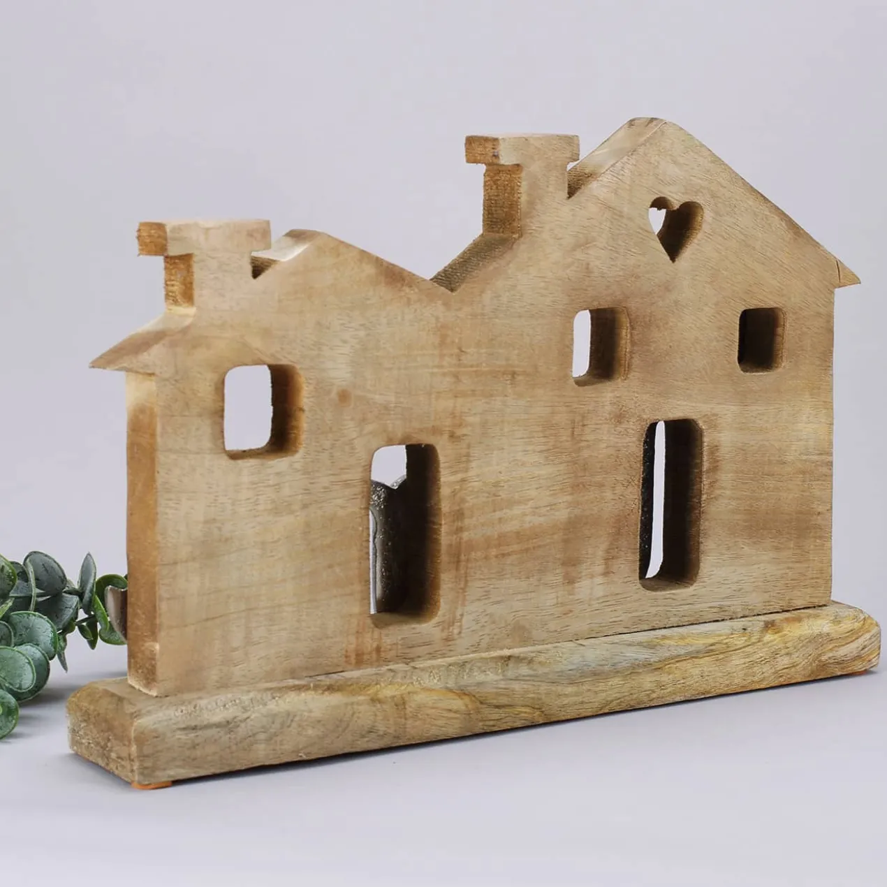 Graviertes Haus aus Mangoholz mit Ihren Wunschtexten