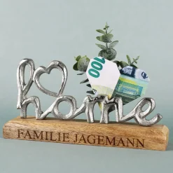 Gravierte Skulptur - Home - mit Ihrer Wunschgravur auf dem Holzsockel