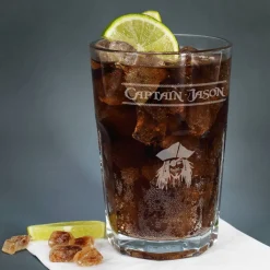 graviertes Longdrinkglas für Piraten mit Name des Captains