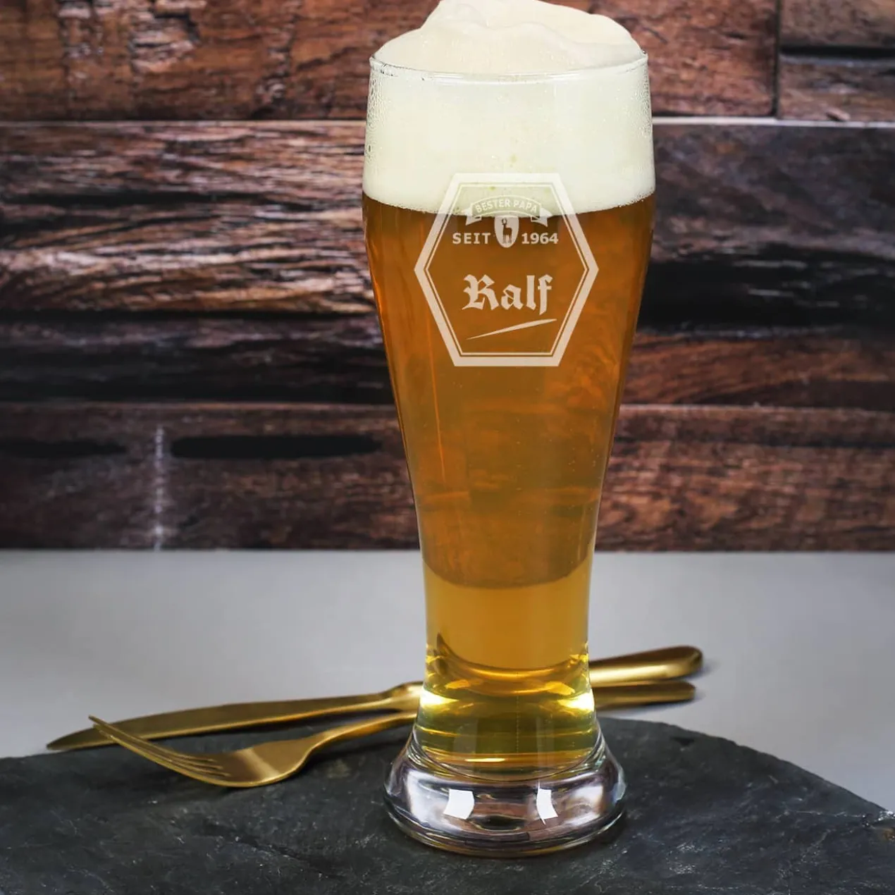 graviertes Weizenbierglas für Papa mit Wunschname und Geburtsjahr