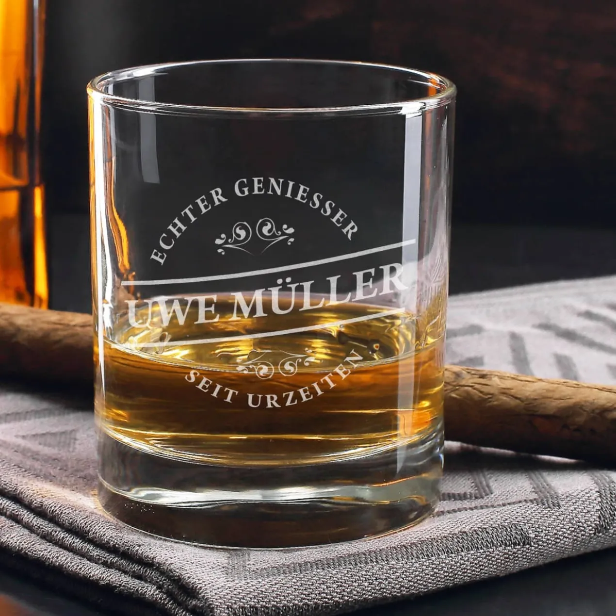 Graviertes Whiskyglas Echter Geniesser mit Wunschnamen