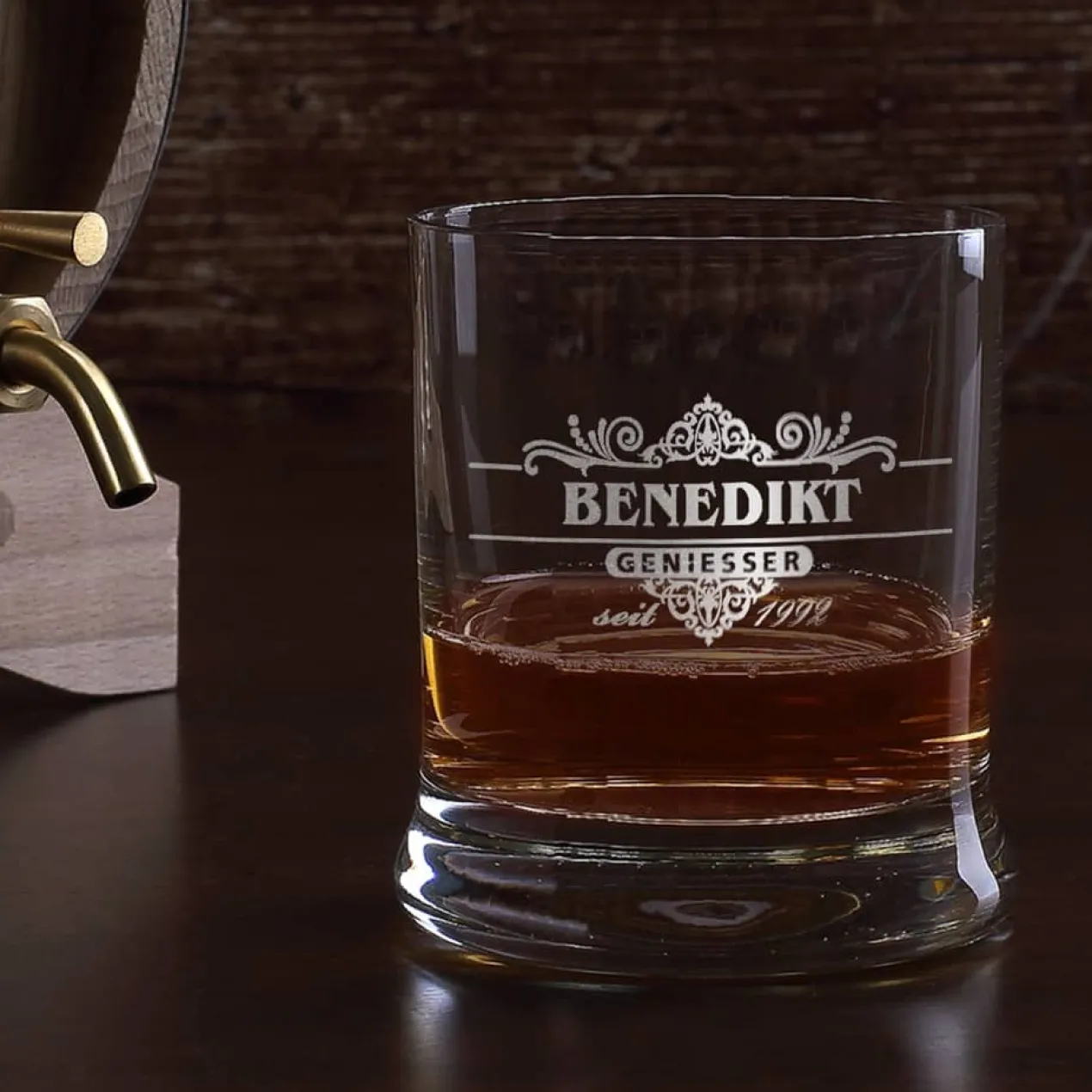 graviertes Whiskyglas Geniesser Limited mit Name und Geburtsjahr