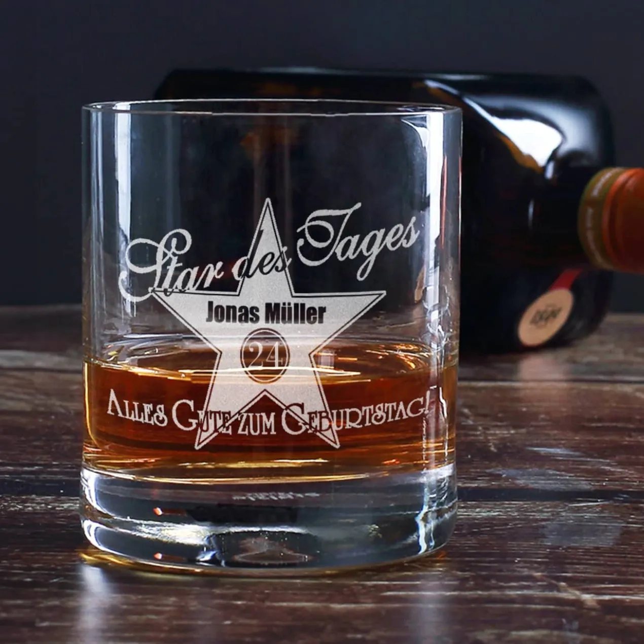 graviertes Whiskyglas Walk of Fame mit Namen und Alter