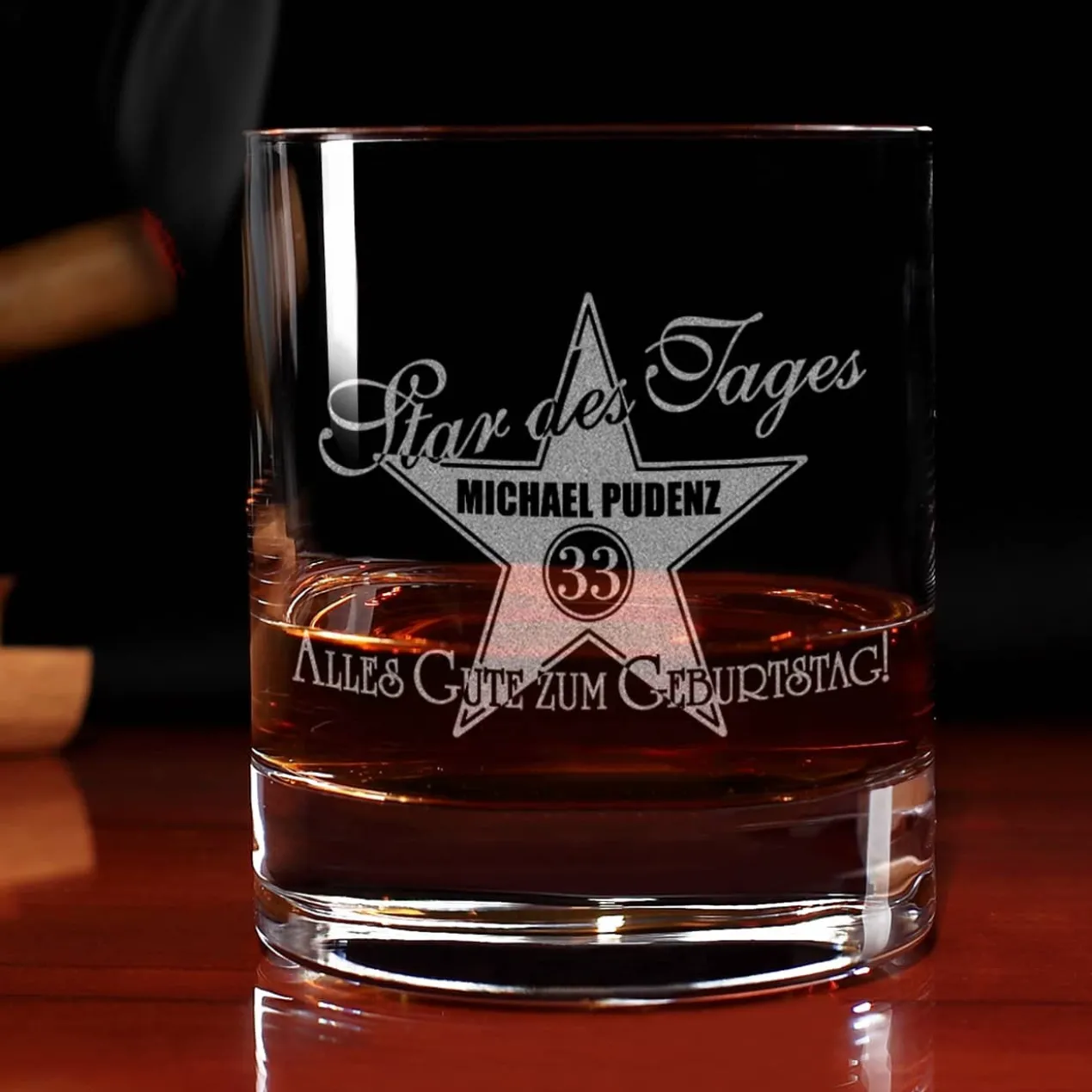 graviertes Whiskyglas Walk of Fame mit Namen und Alter