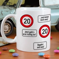 große Kaffeetasse zum 20. Geburtstag mit Verkehrszeichen - 20 -
