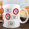 große Kaffeetasse zum 70. Geburtstag mit Verkehrszeichen - 70 -