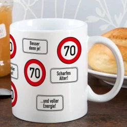 große Kaffeetasse zum 70. Geburtstag mit Verkehrszeichen - 70 -