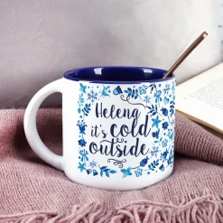 Große winterliche Tasse - it's cold outside - mit Name, Schneeflocken und Blüten