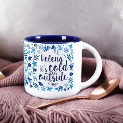 Große winterliche Tasse - it's cold outside - mit Name, Schneeflocken und Blüten