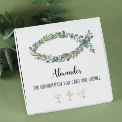 Halskette mit graviertem Kreuz zu Kommunion, Konfirmation, Taufe in Geschenkbox