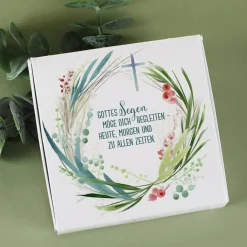 Halskette mit Kreuz Anhänger und Name graviert