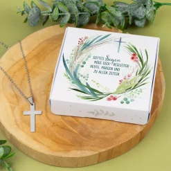 Halskette mit Kreuz Anhänger und Name graviert