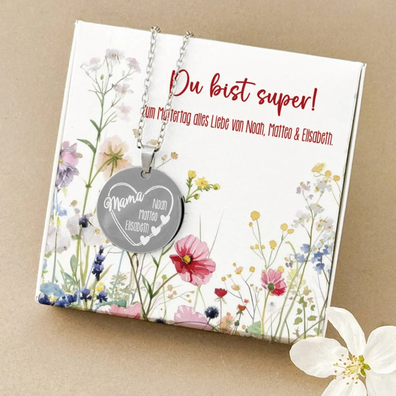 Halskette mit Namen der Kinder in Mamas Herz - mit persönlicher Geschenkbox