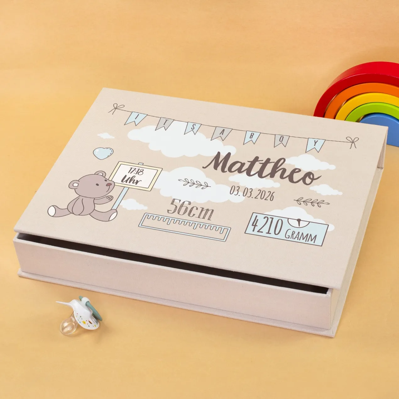 Handgearbeitete Erinnerungsbox als personalisiertes Geschenk zur Geburt für Jungen | Fotobox als Buch