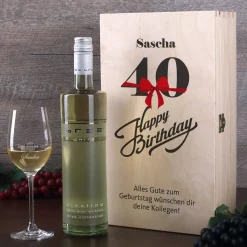 Happy Birthday - Weingeschenkset zum 40. Geburtstag mit graviertem Weinglas und Flasche