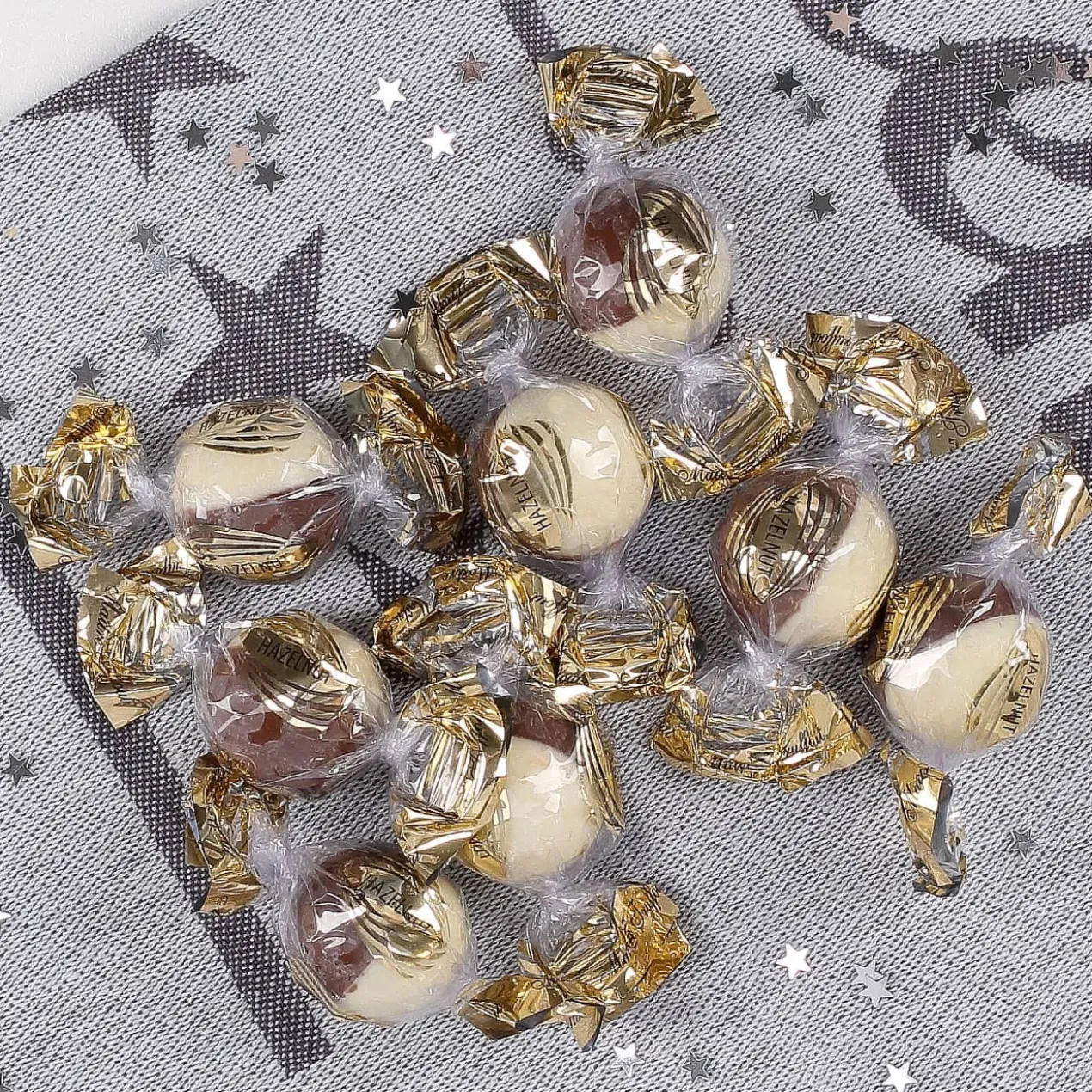 Haselnuss Pralinen mit Geschenksäckchen - Frohes Fest