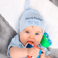 Hellblaue Babymütze - Kleiner Bruder | Personalisiertes Geschenk für Babys zur Geburt