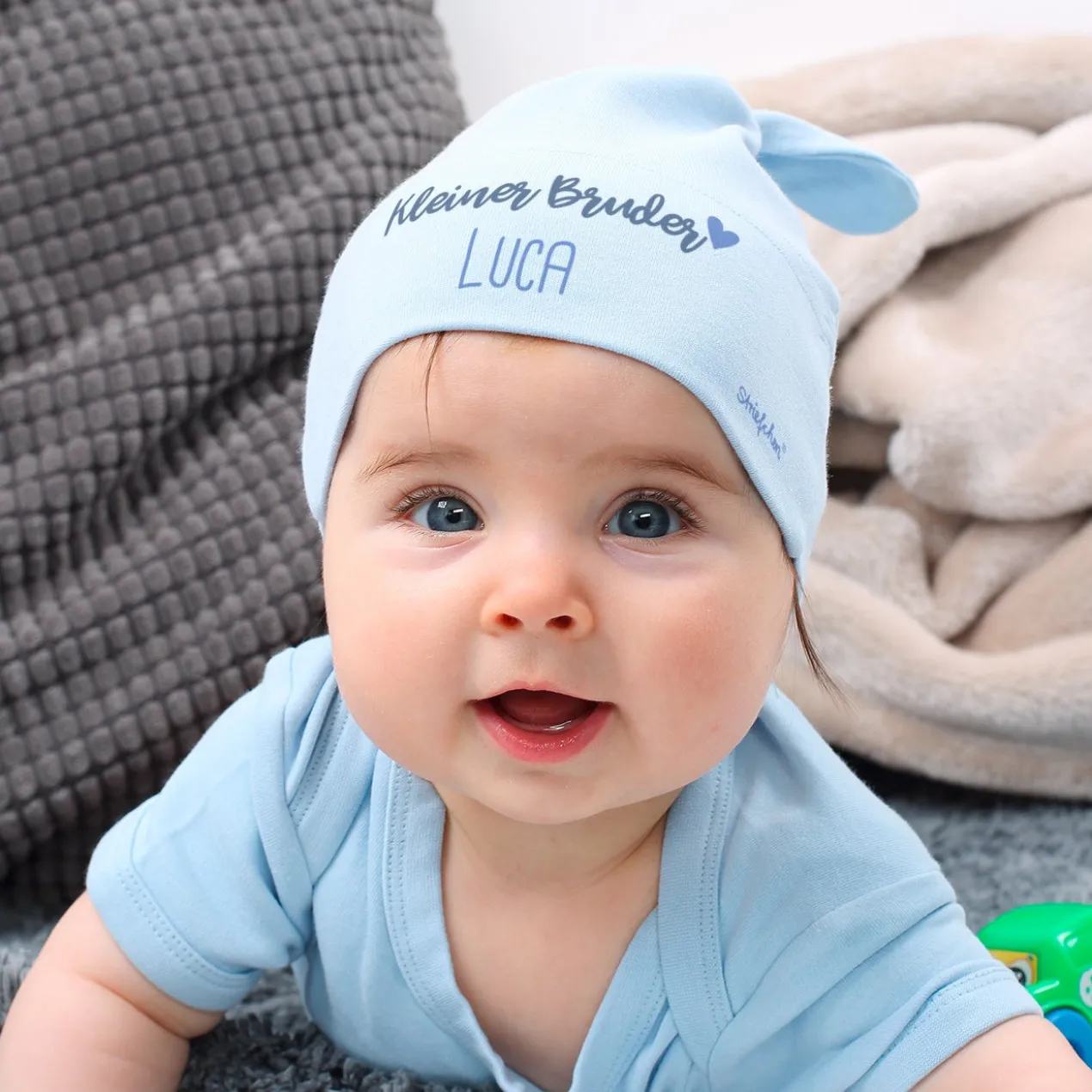 Hellblaue Babymütze - Kleiner Bruder | Personalisiertes Geschenk für Babys zur Geburt