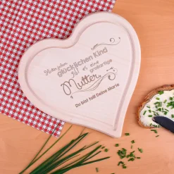 Herzbrettchen zum Muttertag mit persönlicher Gravur