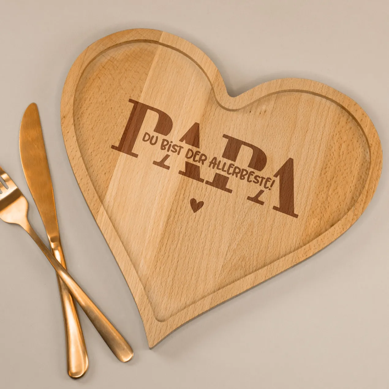 Herz Frühstücksbrettchen & Servierbrett mit Gravur aus Holz | Geschenk für Papa zum Vatertag