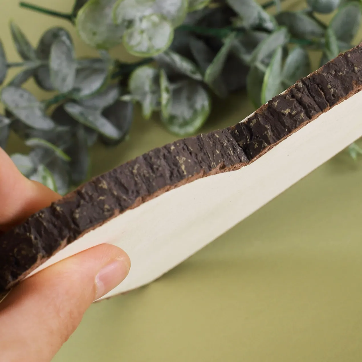 Herzplatte aus Holz zur Hochzeit mit Namensgravur und Datum