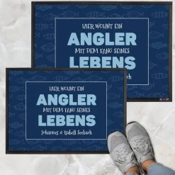 Hier wohnt ein Angler mit dem Fang seines Lebens - Fußmatte mit Wunschtext