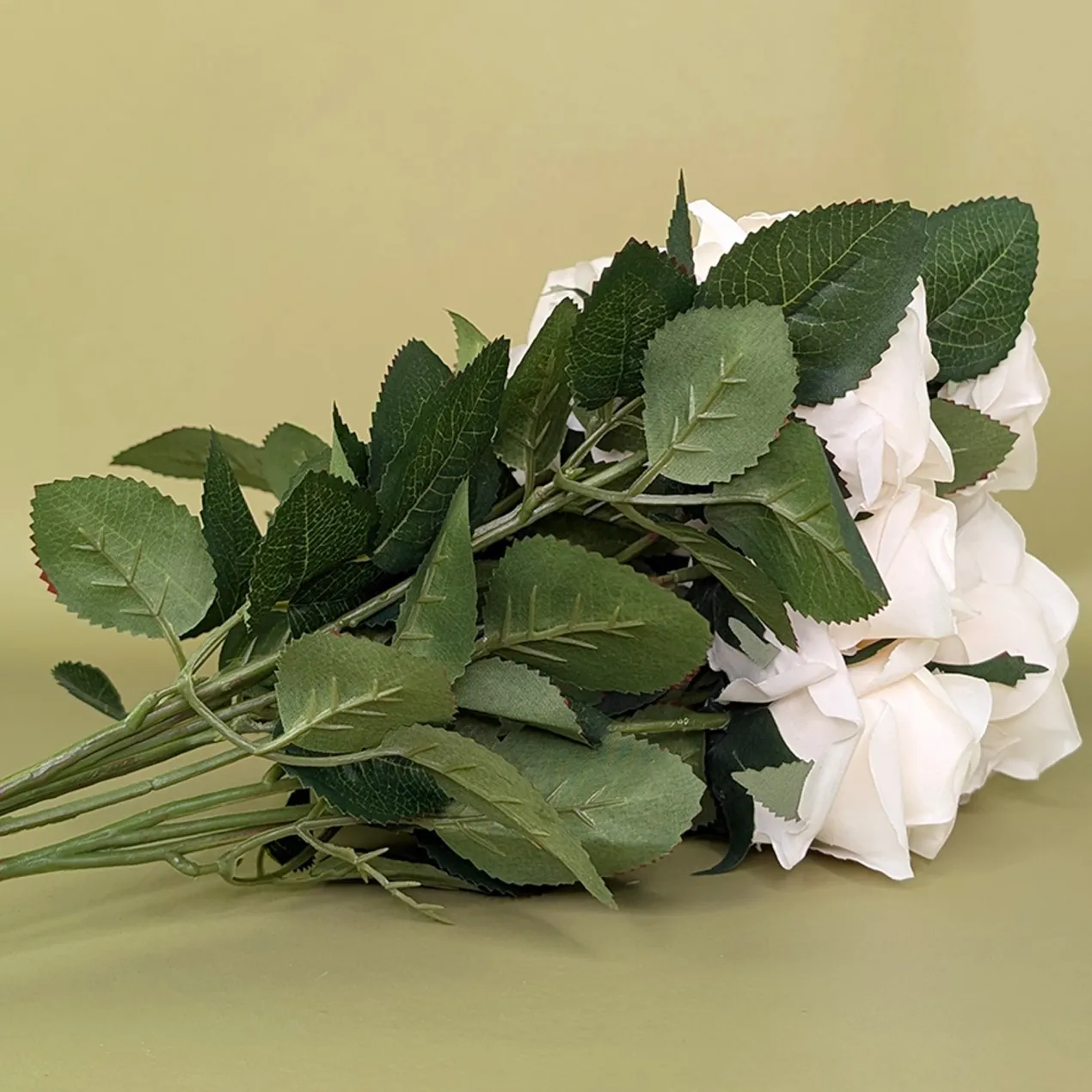 Hochwertiger Kunstblumenstrauß Rosen – Rosa Dijon | Cremeweiß | 10 Seidenblumen | 42 cm