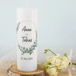 Hochzeitskerze mit Eukalyptus, Namen und Datum
