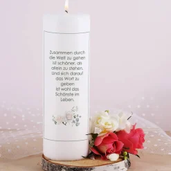 Hochzeitskerze mit Rosenmotiv und Personalisierung
