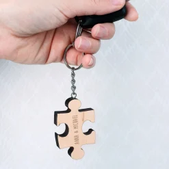 Holzanhänger in Puzzleform mit Gravur Ihrer Namen