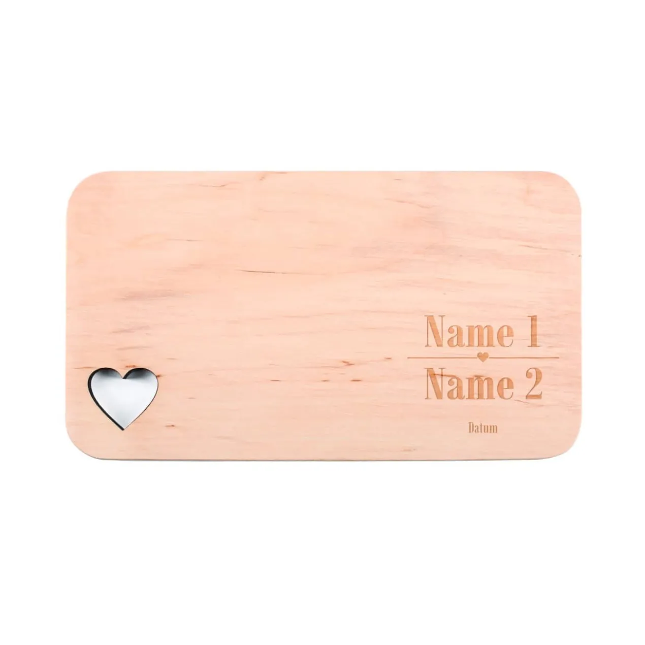 Holzbrettchen mit ausgestanztem Herz und graviert mit Name und Datum