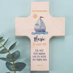 Holzkreuz mit Segelboot und Fischen - zur Taufe, Kommunion oder Konfirmation