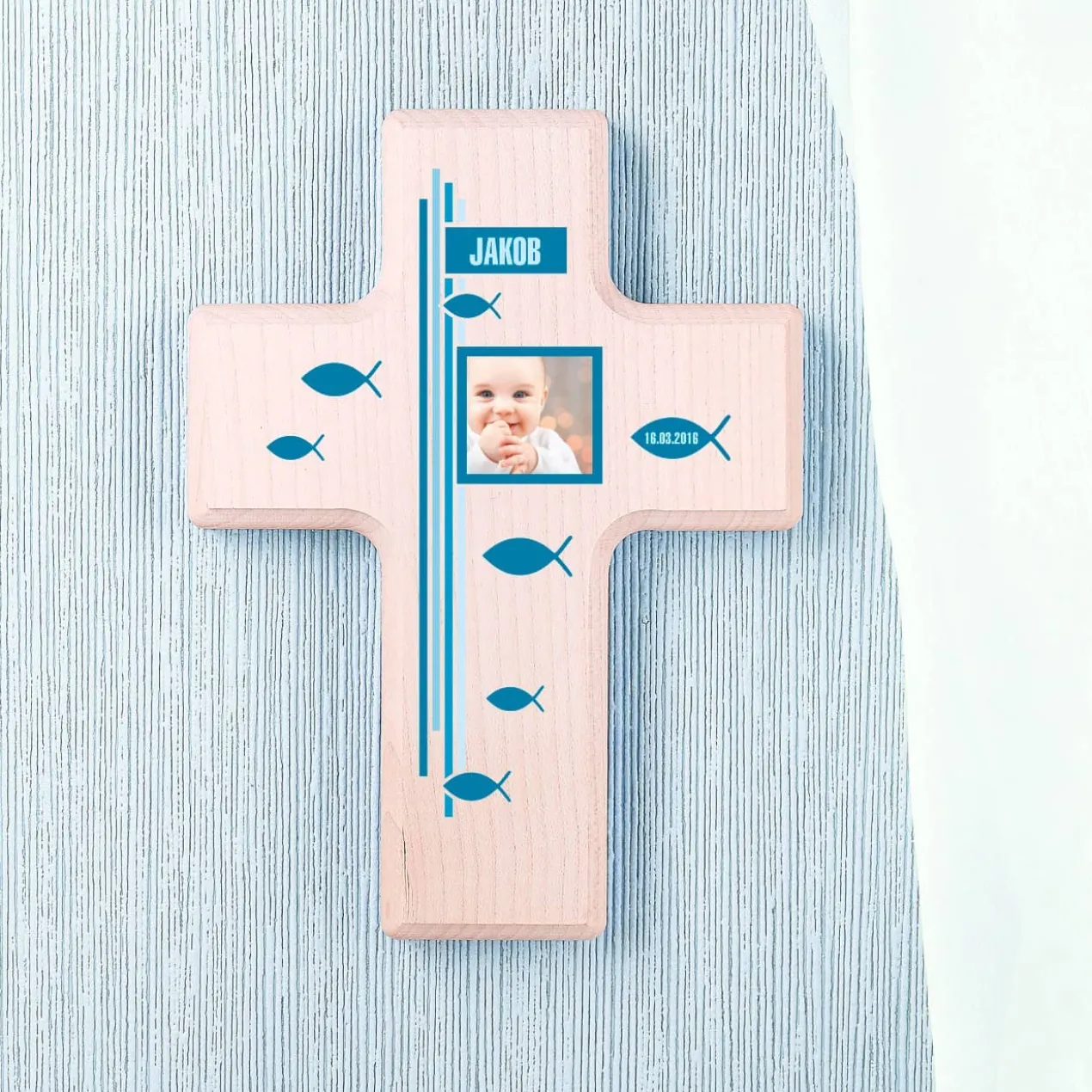 Holzkreuz zur Taufe für Jungen bedruckt mit Foto, Name und Datum